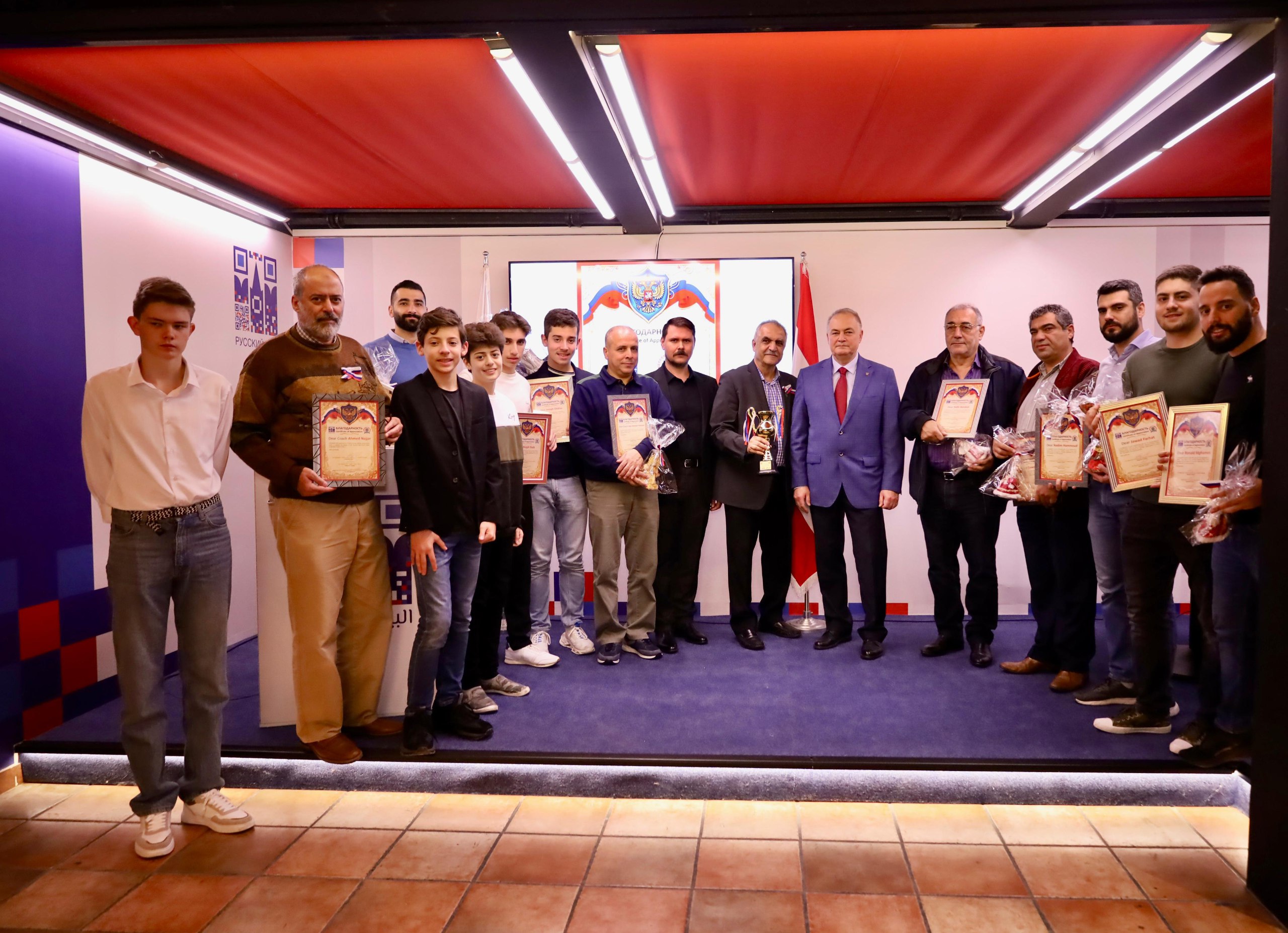 السفير الروسي في لبنان يكرّم لاعبي الشطرنج اللبنانيين الأكثر نجاحاً