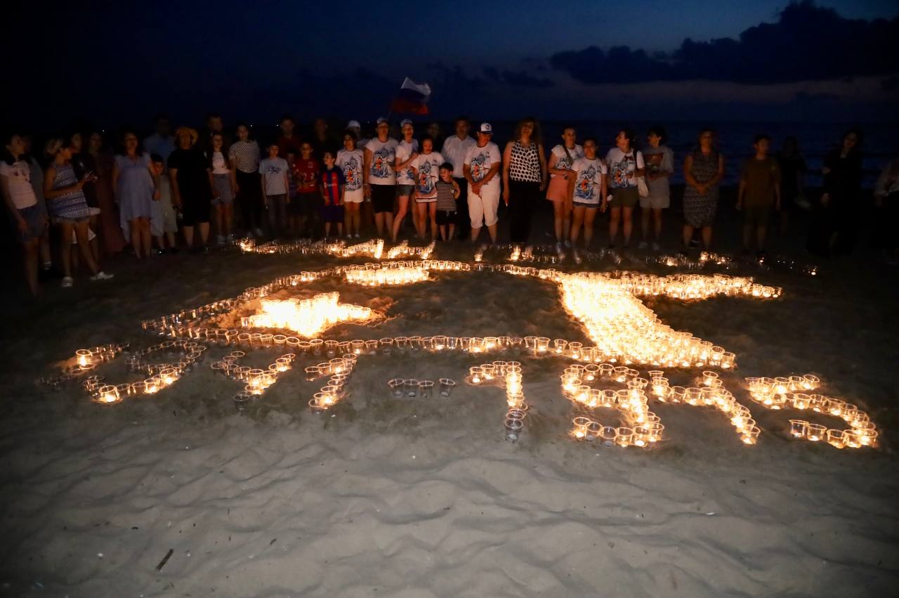 «لبنان يتذكر»: ألف شمعة أضيئت في يوم الذكرى والحزن